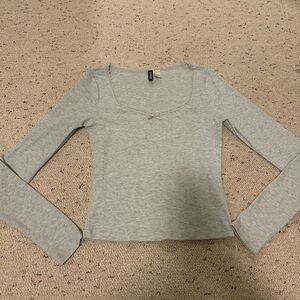 Gray H&M lace trim bow long sleeve top size s